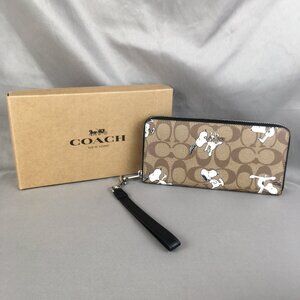 Coach x Peanuts Snoopy Wristlet Wallet